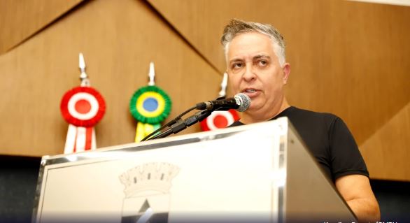 Fuad muda coordenação política e Álvaro Damião assume cargo de Anselmo Domingos