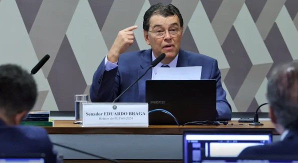 Reforma tributária com novo impacto no IVA é lida na CCJ do Senado