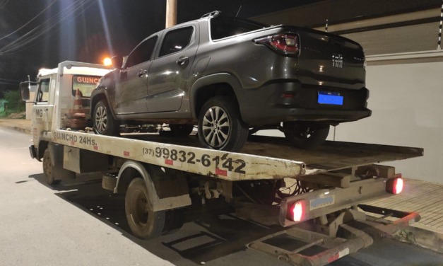 Em Arcos: mulher é presa e carro clonado é apreendido