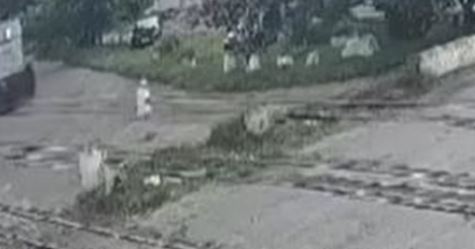 Homem sobrevive após ser atropelado por um trem no Paraná