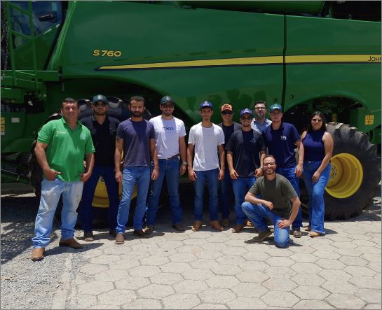 Alunos de engenharia agronômica participam de segunda aula prática de Máquinas e Mecanização Agrícola