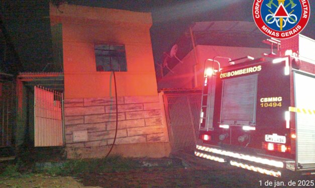Residência no bairro Sagrado Coração de Jesus é incendiada no primeiro dia do ano, em Formiga