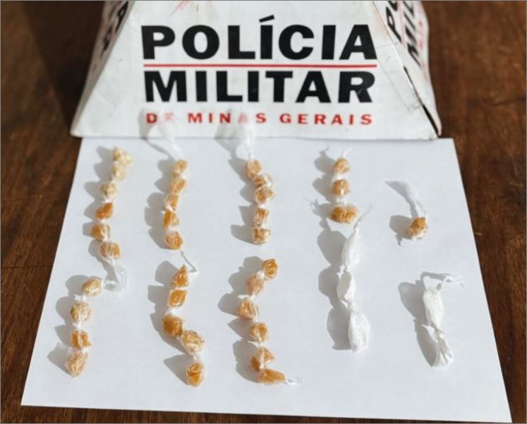 Em Arcos: Polícia Militar apreende crack e cocaína no bairro Brasília