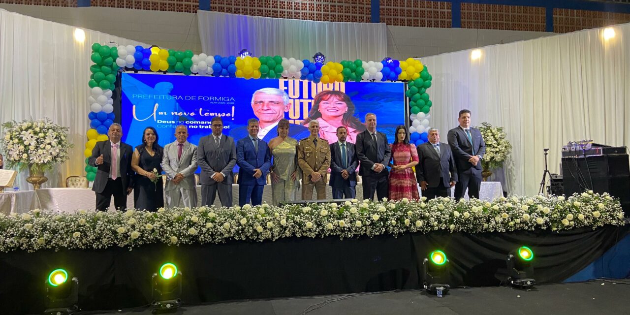 Câmara Municipal realiza solenidade de posse dos vereadores, prefeito e vice eleitos