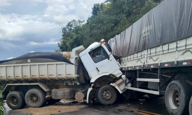 Dois acidentes são registrados próximo à ponte da ‘Usina Velha’, em Formiga