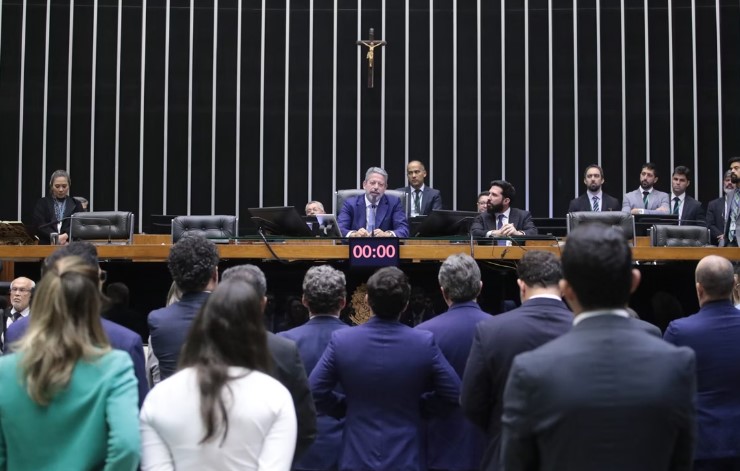 Câmara libera uso da cota parlamentar para deputados pagarem despacho de bagagens aéreas