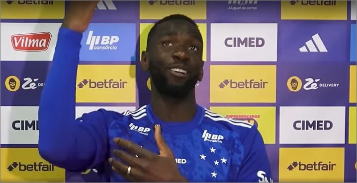 Apresentado no Cruzeiro, Bolasie diz onde pode jogar no ataque