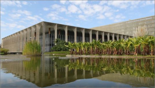 Diplomata dos EUA é chamado ao Itamaraty para esclarecimentos
