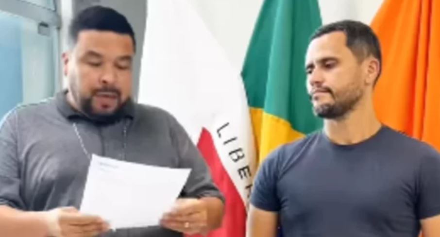 Prefeito de Divinópolis vai proibir músicas com apologia a crimes e linguajar obsceno em escolas