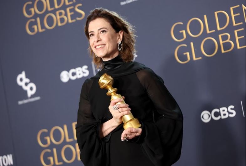 Fernanda Torres diz que se sente em um universo paralelo após vencer o Globo de Ouro