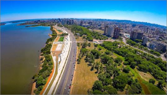 Chuvas paralisam circulação de ônibus e trens em Porto Alegre