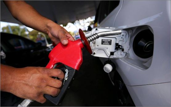 Entenda por que os preços da gasolina e diesel vão subir neste sábado