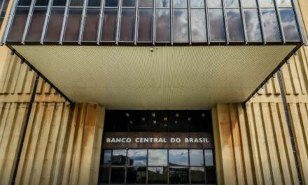 Mercado financeiro estima inflação de 4,99% em 2025, prevê BC