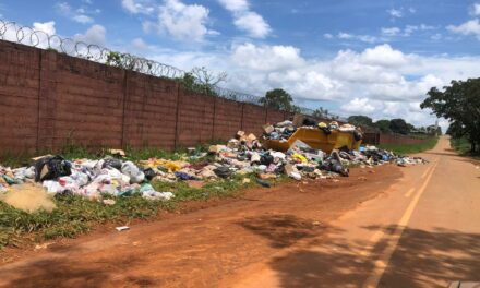 Balneário de Furnas: excesso de lixo acumulado em rodovias gera críticas da população