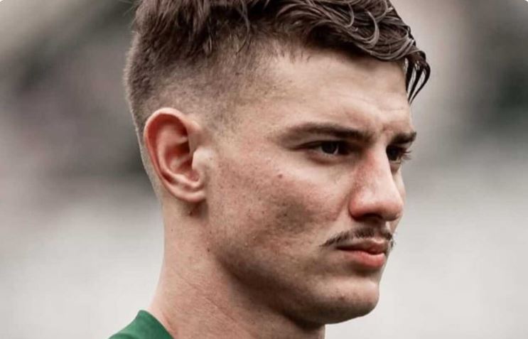 Lateral Natanael desembarca em BH para assinar com o Atlético