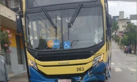 Motociclista fica ferido em acidente com ônibus do transporte coletivo em Divinópolis