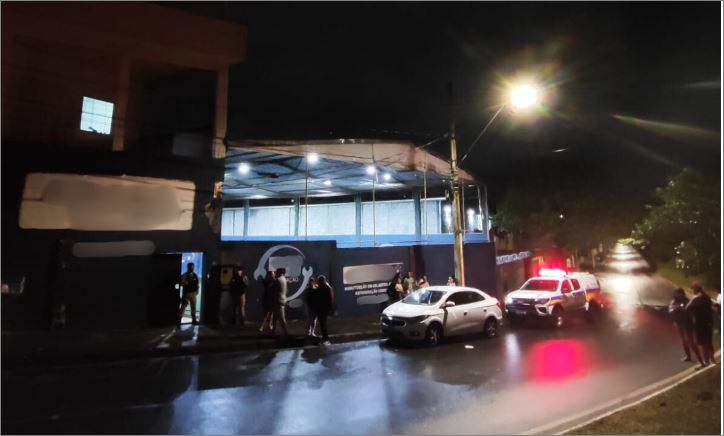 Homem é morto em quadra de ‘pelada’ em Betim