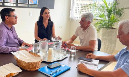 Prefeito de Formiga se reúne com assessor da Invest Minas para planejar desenvolvimento
