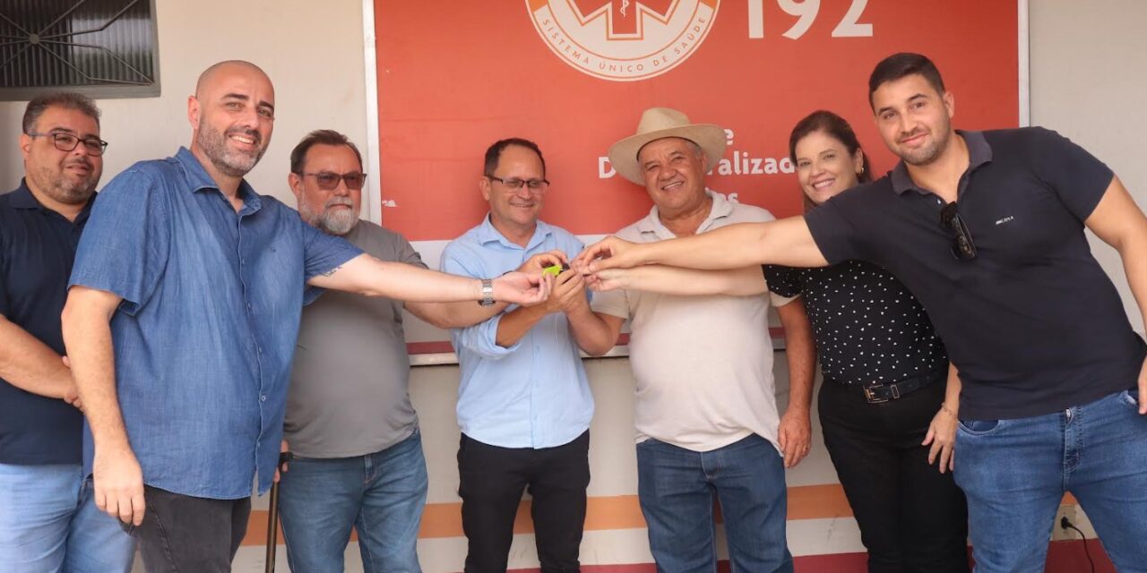 Base Descentralizada do SAMU em Pains recebe nova ambulância
