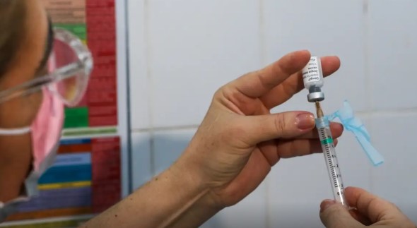 Sociedade médica alerta para baixa procura da vacina contra a dengue