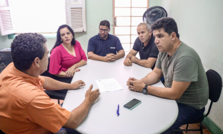 Formiga: vereadores protocolam ofício na Secretaria Municipal de Fazenda