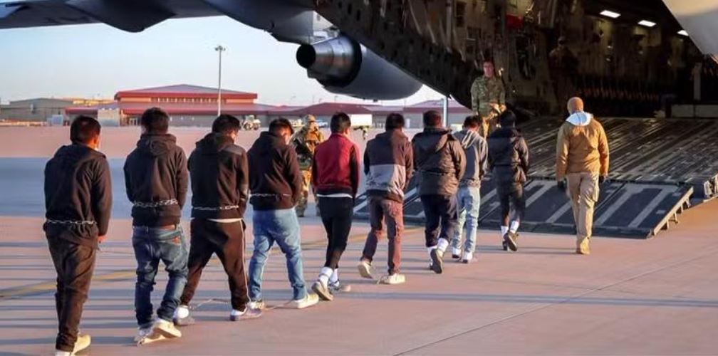 Primeiro voo com deportados no governo Trump chega nesta sexta-feira a Confins