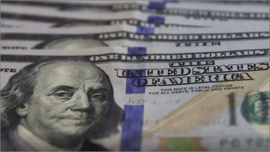 Dólar fecha em queda e vai a R$ 6,04, com inflação dos EUA