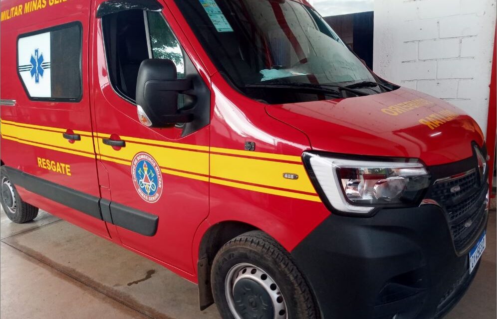 Arcos: Bombeiros atendem vítima de desmaio em agência bancária