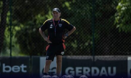 Sem volante, Atlético embarca para jogo contra o Tocantinópolis pela Copa do Brasil