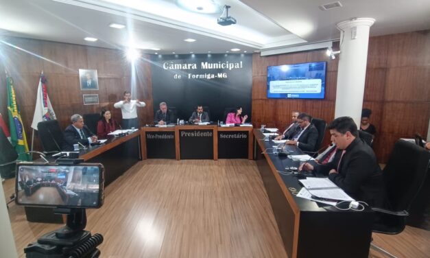 Câmara aprova projetos voltados para mulheres, jovens e mães atípicas e discute demandas da população