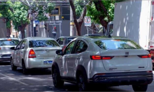 Corridas por aplicativo ficam até 200% mais caras em BH; variação de preço entre apps chega a 57%
