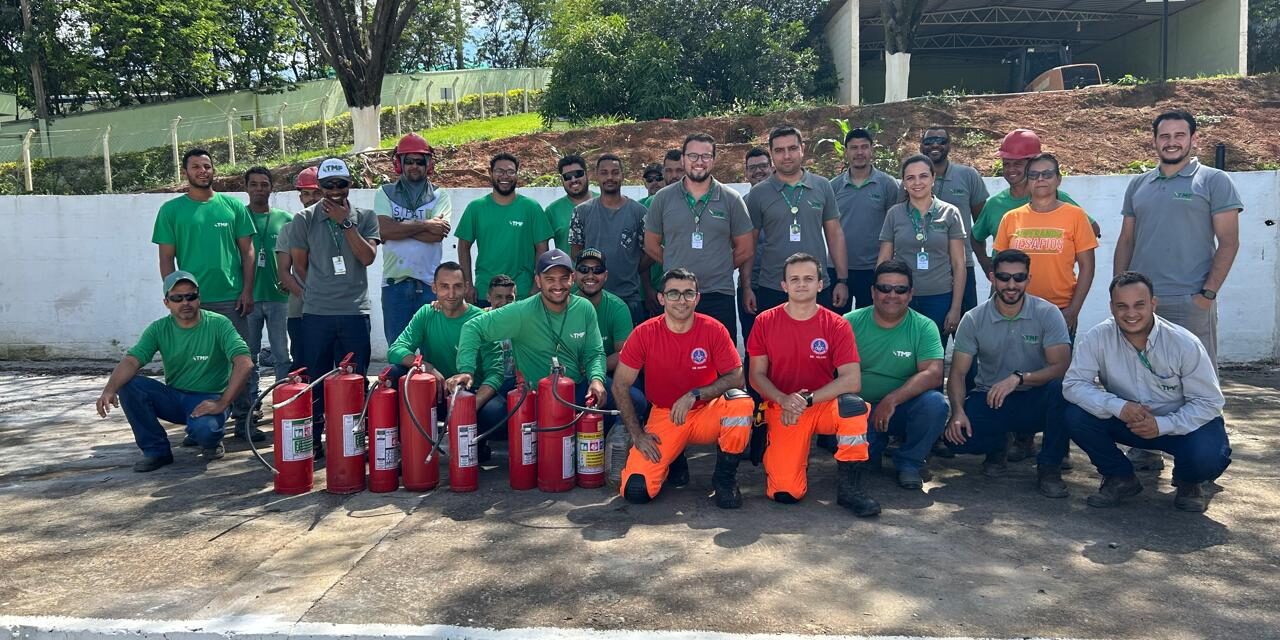 Bombeiros de Formiga realizam treinamento de brigada básica no município de Pains
