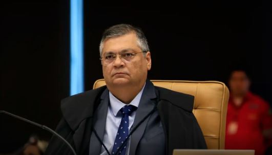Dino pede informações à PF sobre operações contra crimes ambientais