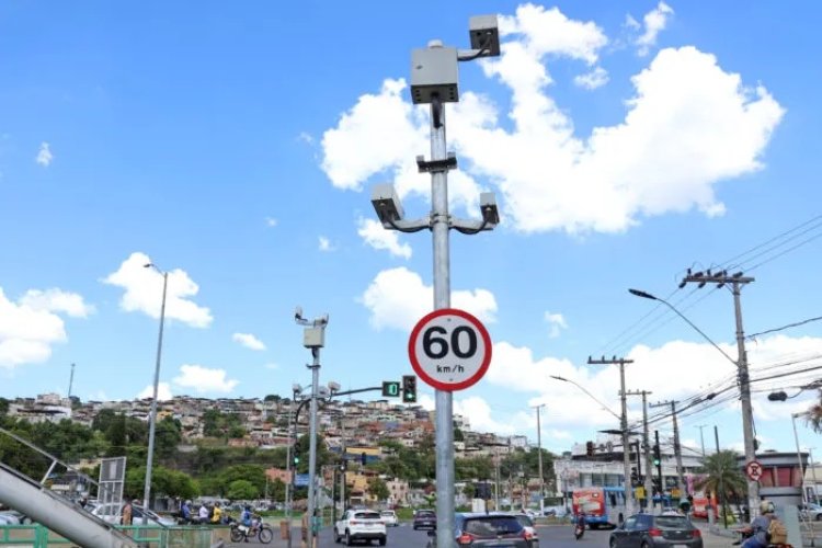 JF aplicou 456 multas de trânsito por dia  