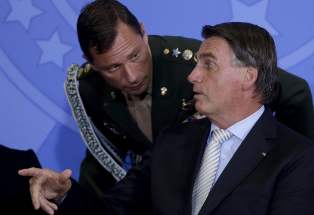 Mauro Cid disse que Bolsonaro recebeu US$ 86 mil em espécie da venda de joias sauditas
