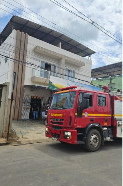 Incêndio em apartamento mobiliza bombeiros em Pains