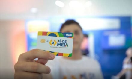 Pé-de-Meia será pago ainda neste mês, diz ministro da Educação