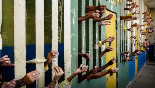 Governo e Judiciário lançam plano para melhorar situação de presídios