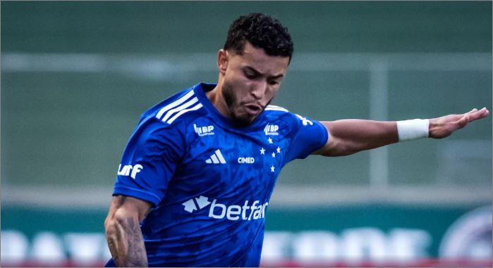 Cruzeiro toma decisão sobre futuro do lateral-direito William, alvo do Inter