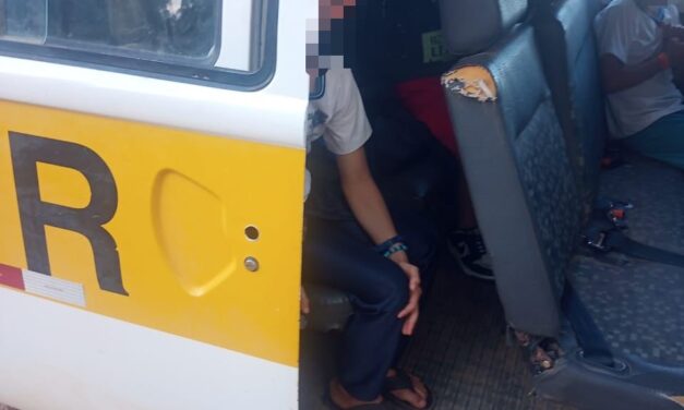 Veículos de transporte escolar em Córrego Fundo colocam em risco os alunos transportados