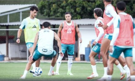 Atacante do Cruzeiro evolui em tratamento de lesão e treina com o elenco pela 1ª vez