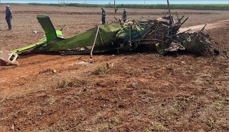 Avião agrícola cai em fazenda no interior paulista