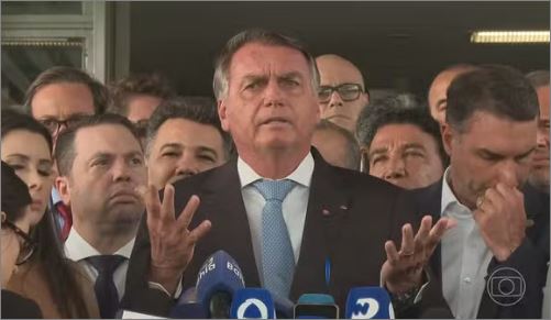 Moraes arquiva investigação sobre Bolsonaro no caso da fraude no cartão de vacina