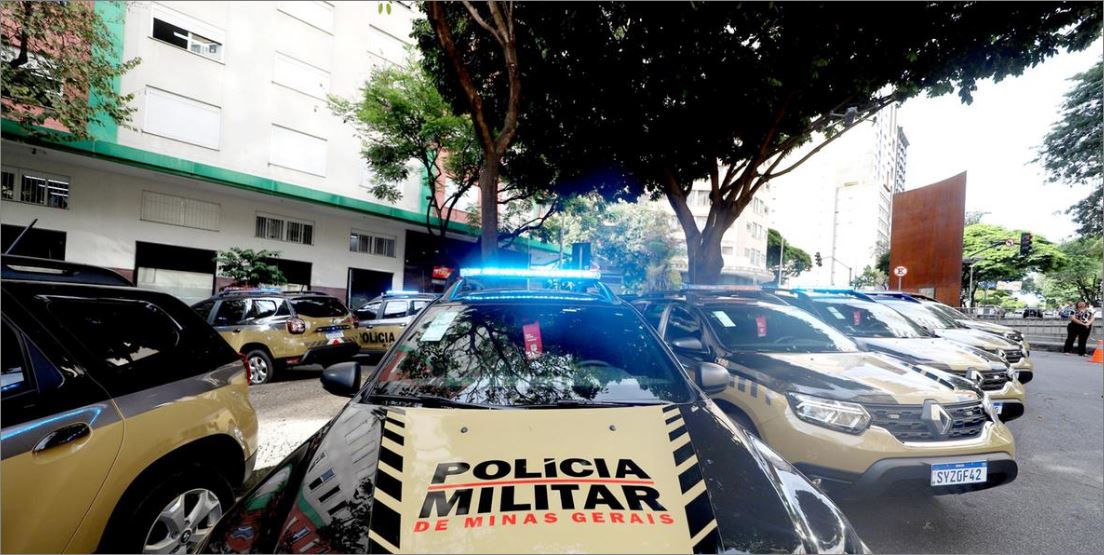 Homem é preso após quebrar dentes da esposa e ameaçar ela e policiais com facão