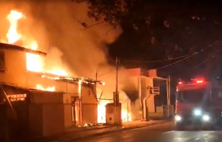 Homem incendeia sofá, e fogo mata quatro em casa de acolhimento em São Paulo