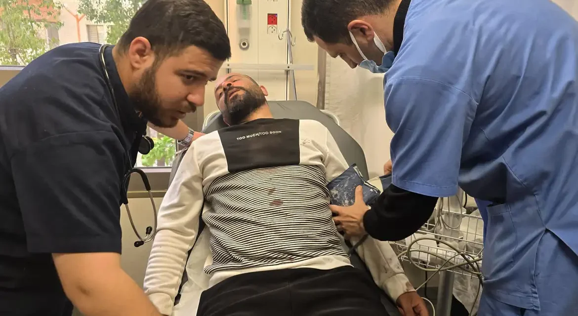 Palestino que ganhou Oscar é libertado por Israel após espancamentos