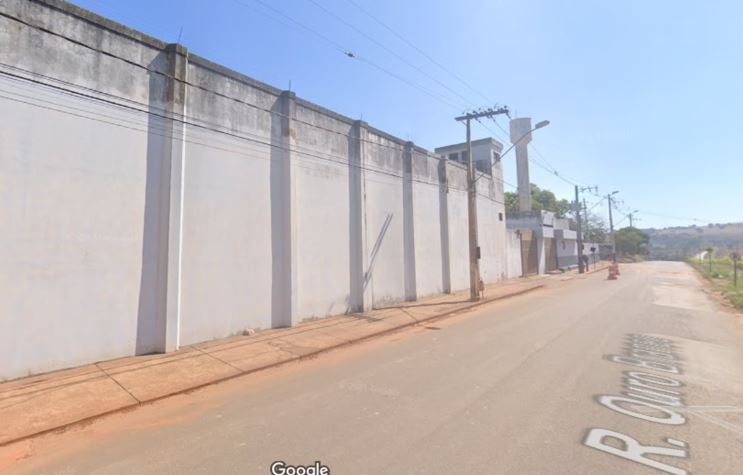 Mulher surta na entrada de presídio em Minas por não aceitar término de relacionamento com detento