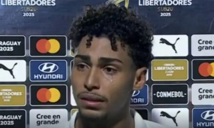 Jogador do Palmeiras é vítima de racismo em competição da Conmebol
