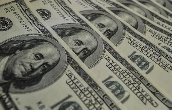 Real tem valorização frente ao dólar após discurso e ameaças de Trump