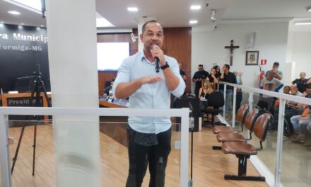 Em assembleia, funcionalismo municipal rejeita proposta salarial do executivo
